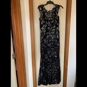 Badgley Mischka Womens Midnight Swirl Gown Black Blue  Size 6 Swarovski Crystals